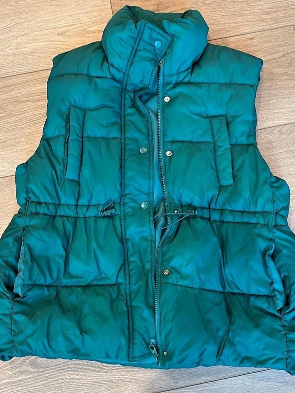Love Tree Puffer Vest in Green Large Like New